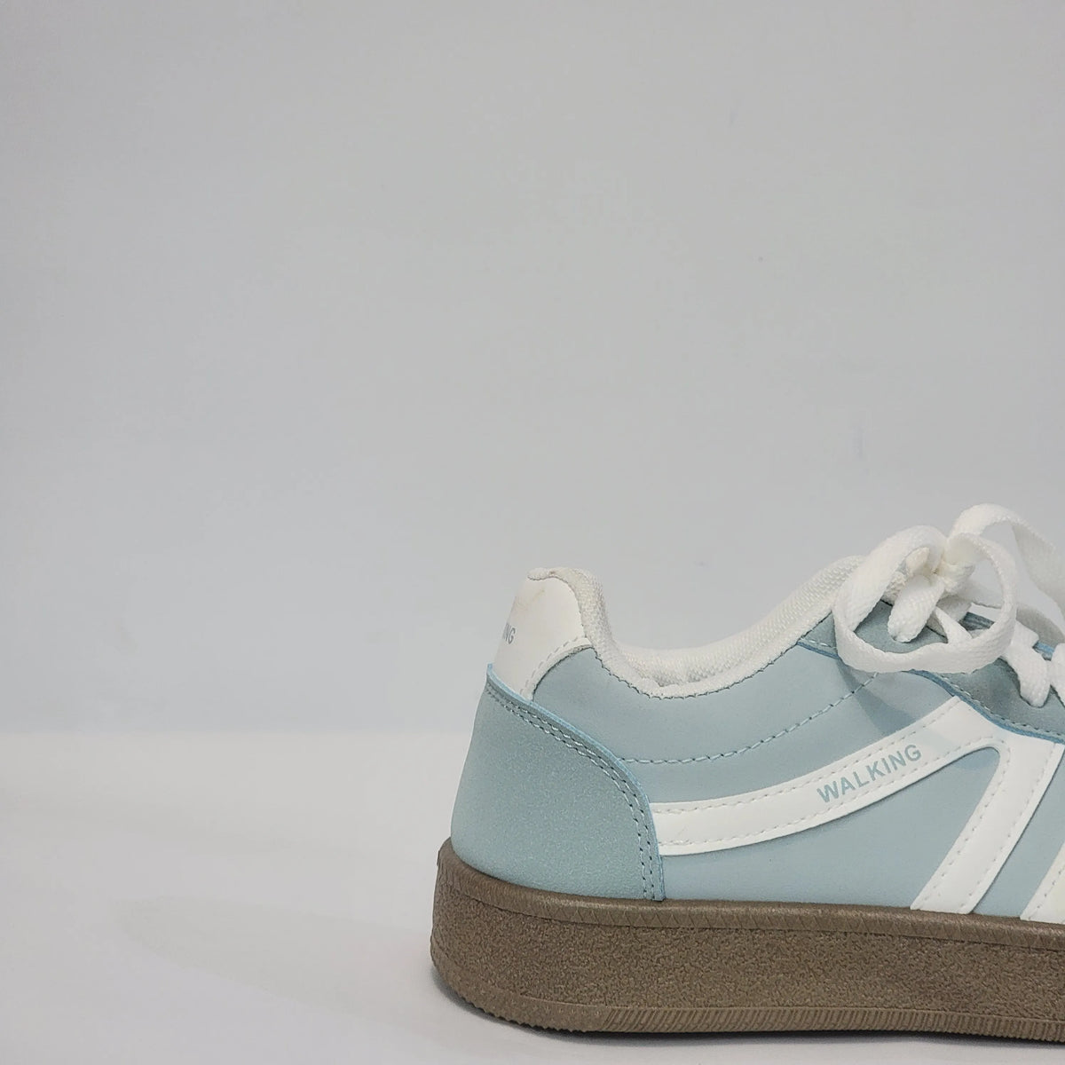 Classis Retro Sneakers 02