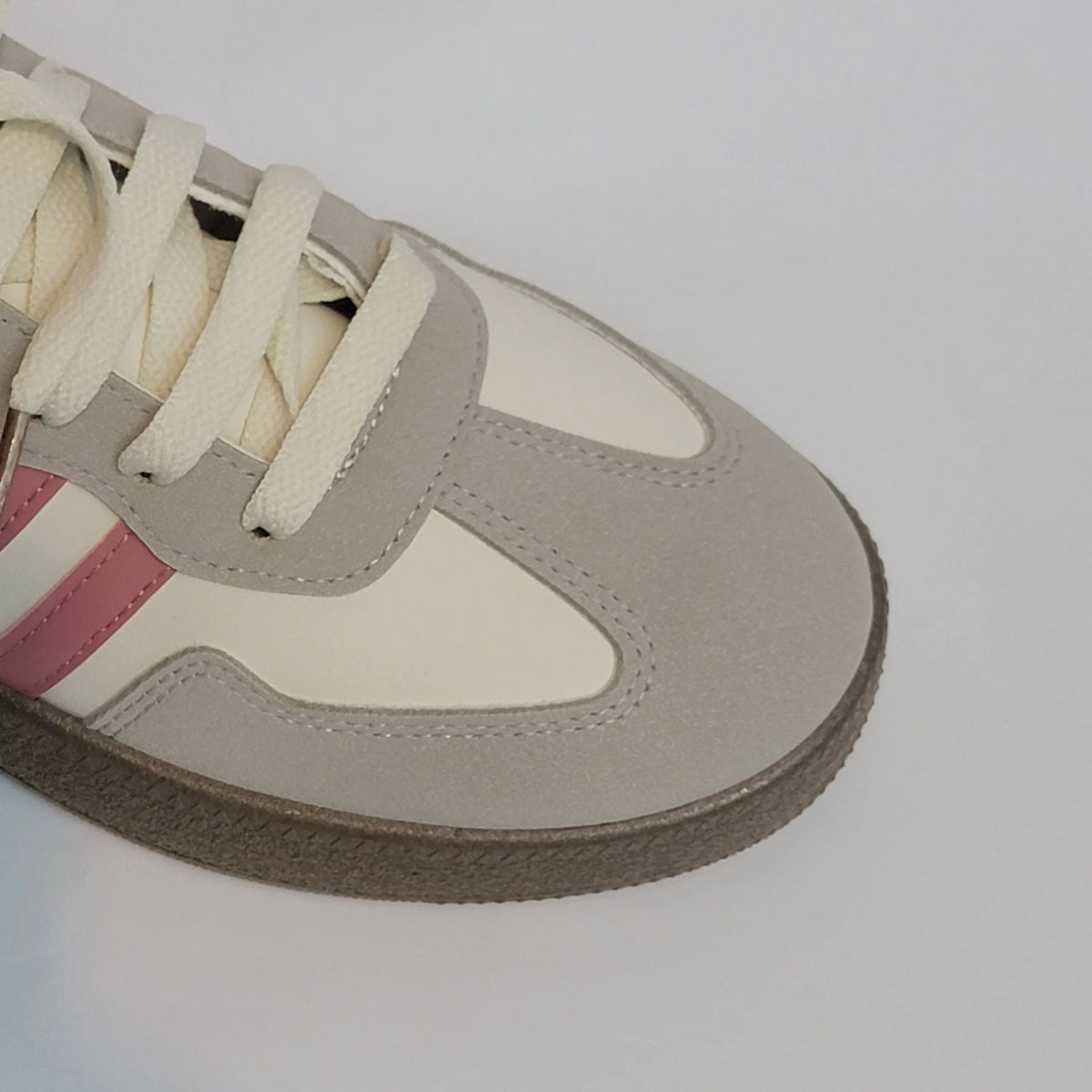Classis Retro Sneakers 02