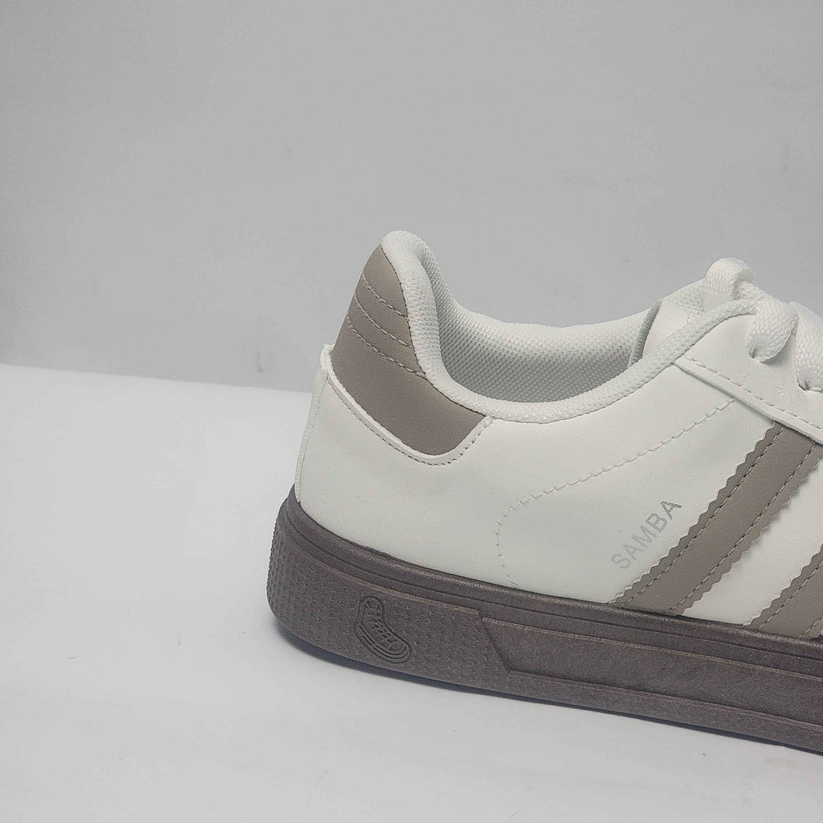 Classic Retro Streetwear Casual Sneakers