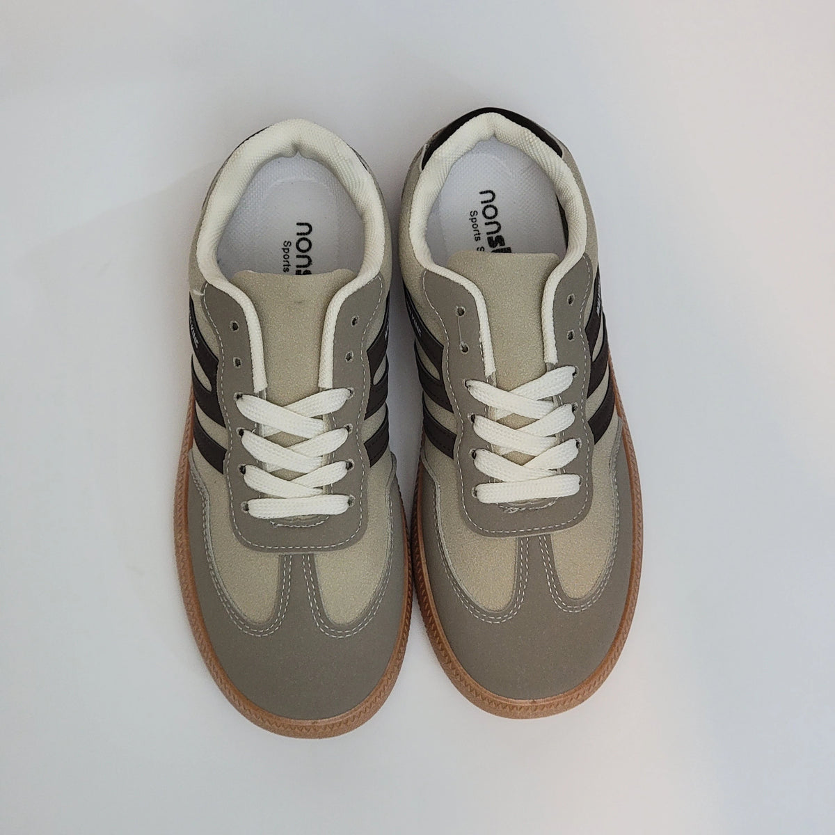 Classic Sneakers 02