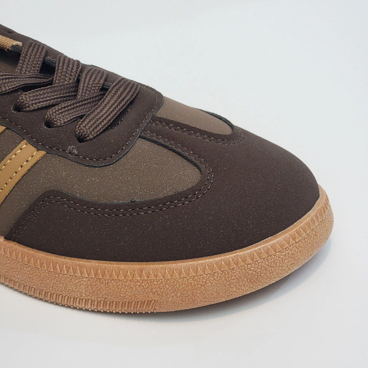 Classic Sneakers 02