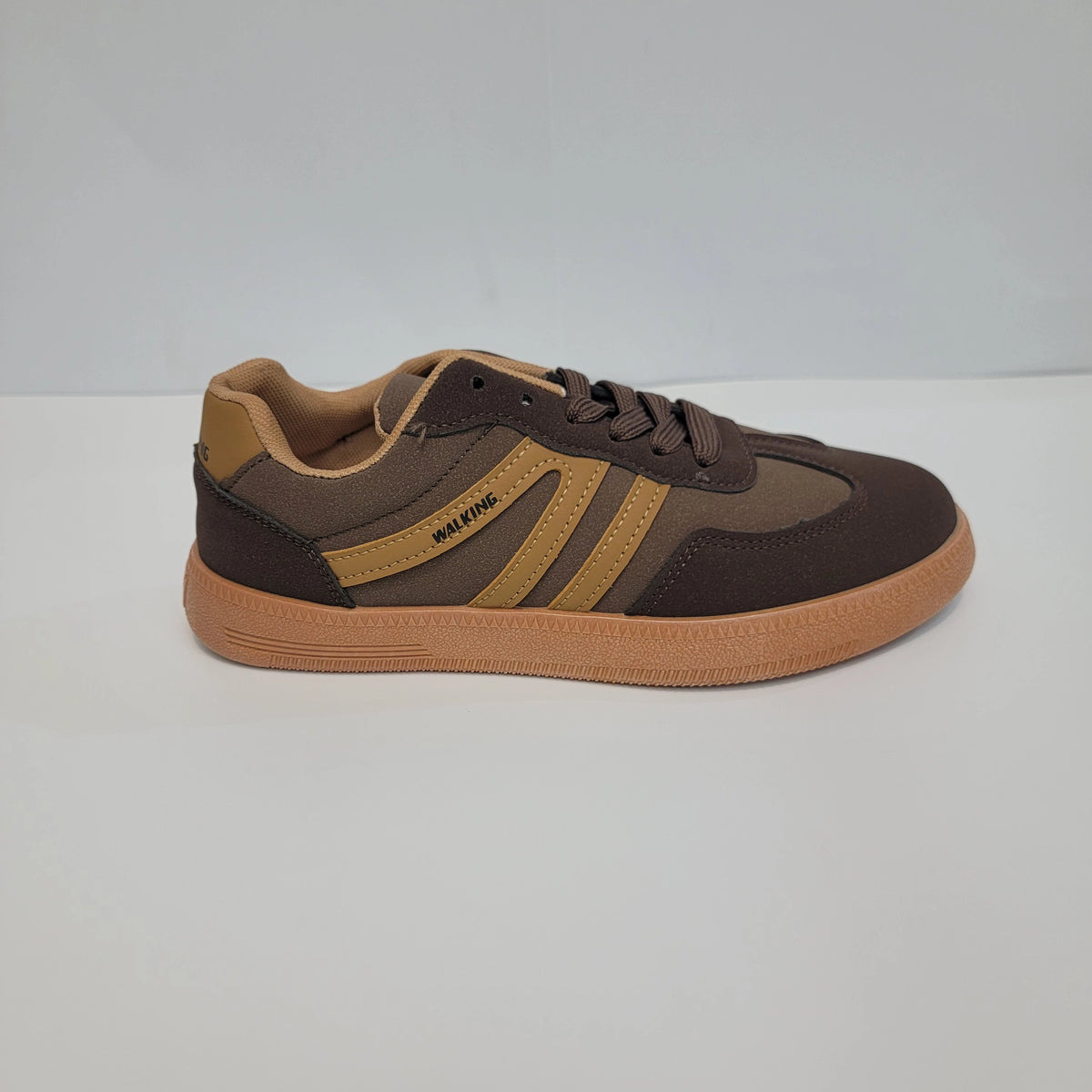 Classic Sneakers 02