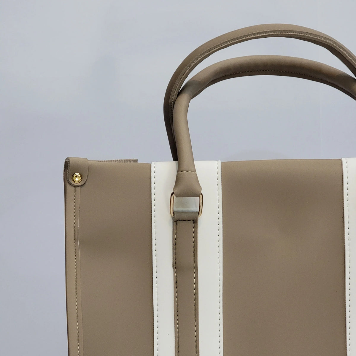 Cross B. beige structured tote bag, close-up of stripe panel and hardware