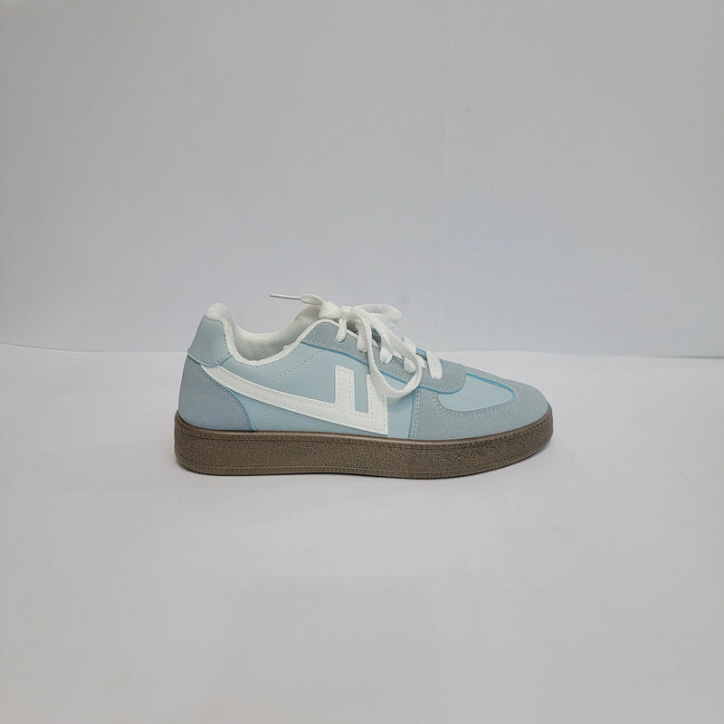 Cross B. blue retro panelled sneaker, front view
