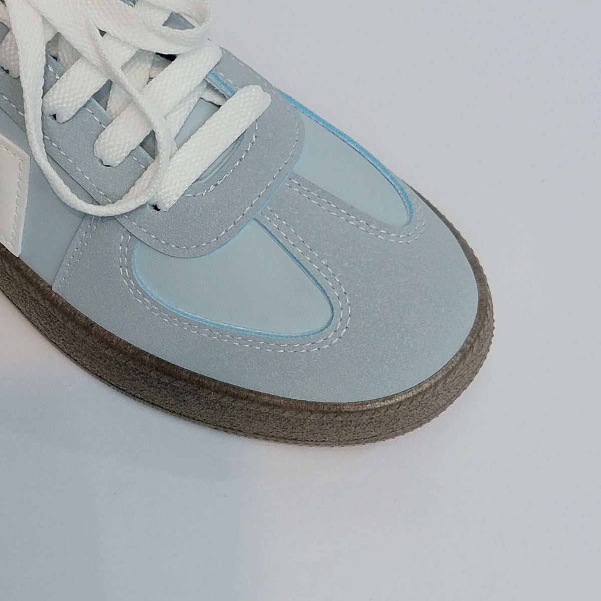 Cross B. blue retro panelled sneaker, side view