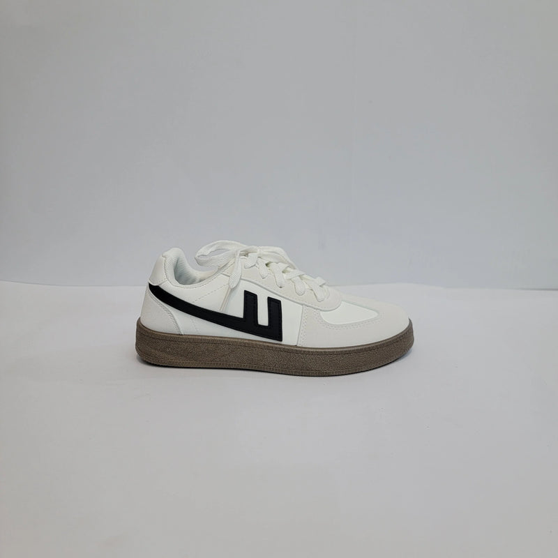 Cross B. white retro panelled sneaker, front view