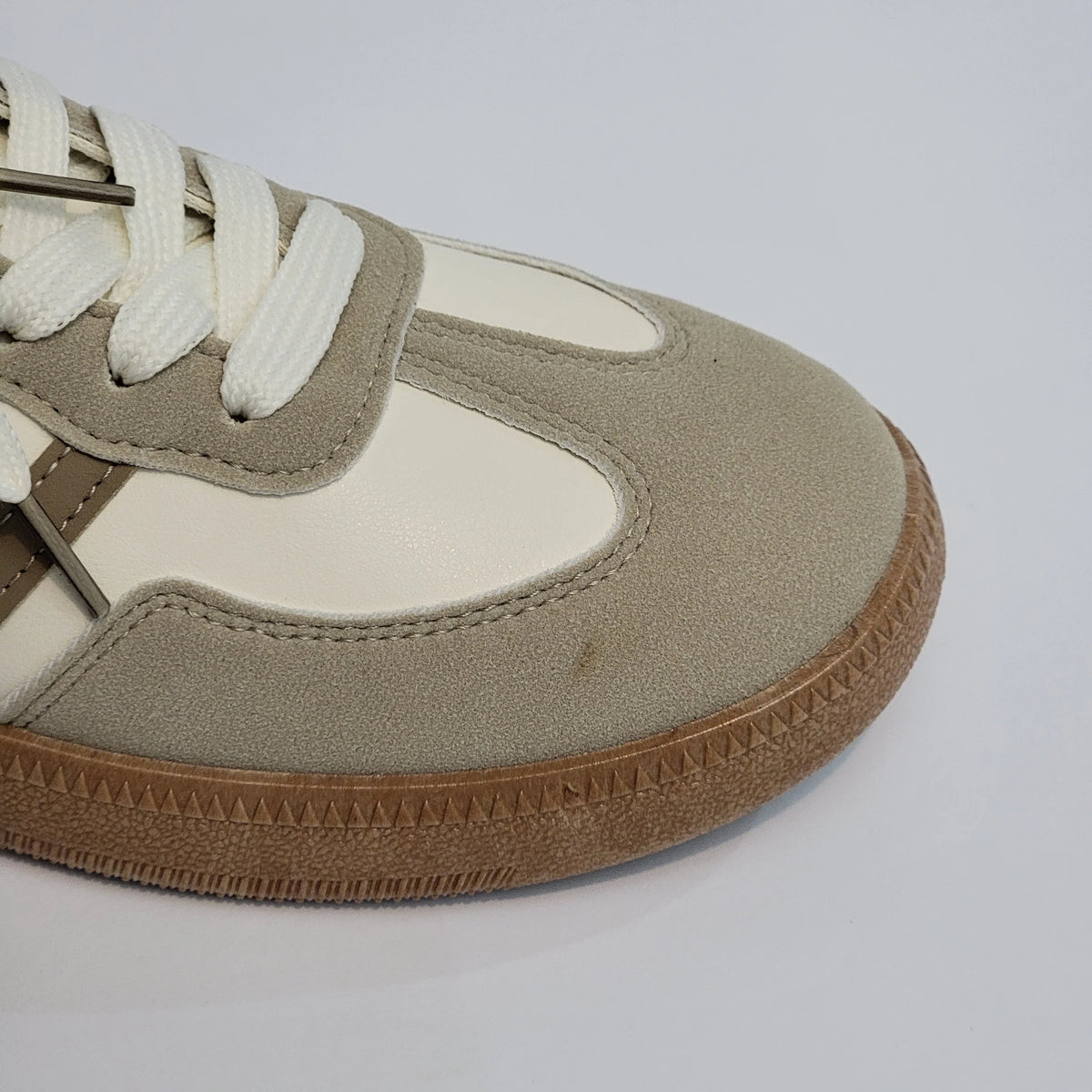 Cross B. beige classic lace-up sneaker, side view