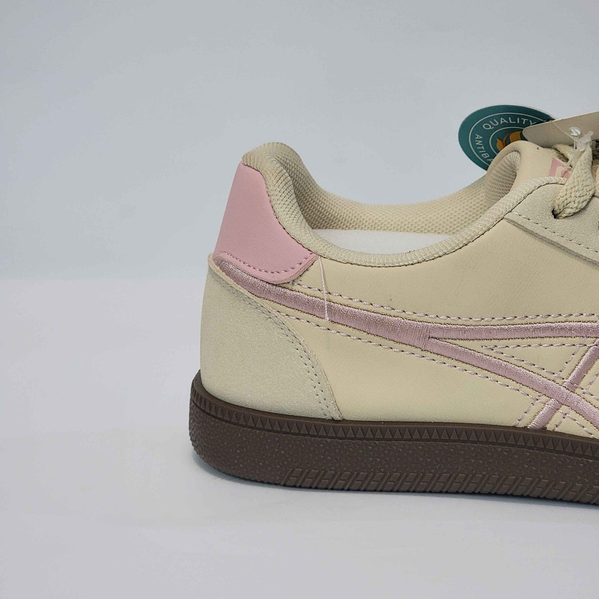 Deluxe Cross-Stripe Low-Top Runners