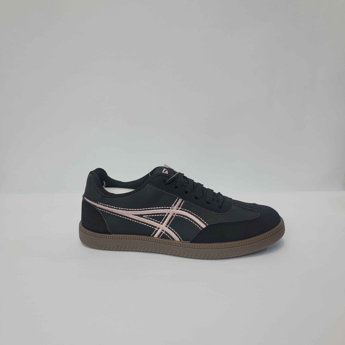 Deluxe Cross-Stripe Low-Top Runners