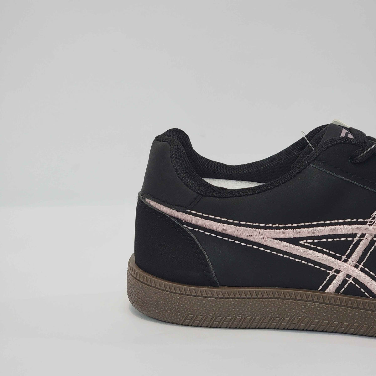 Deluxe Cross-Stripe Low-Top Runners