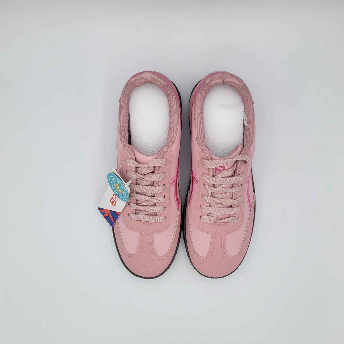 Deluxe Cross-Stripe Low-Top Runners