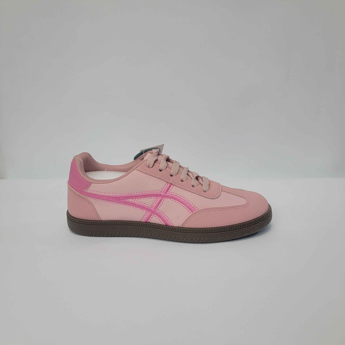 Deluxe Cross-Stripe Low-Top Runners