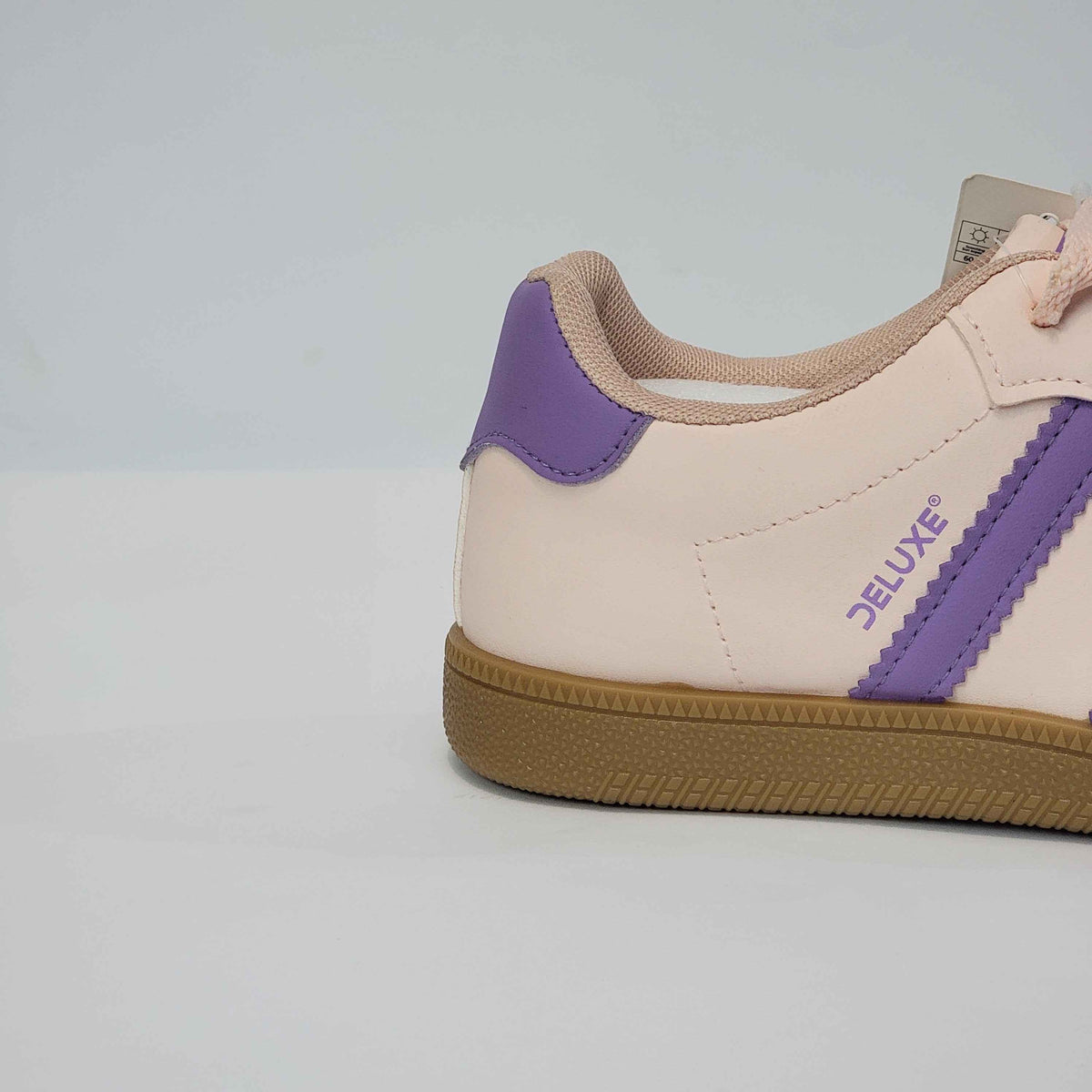 Deluxe Two-Stripe Low-Top Runners