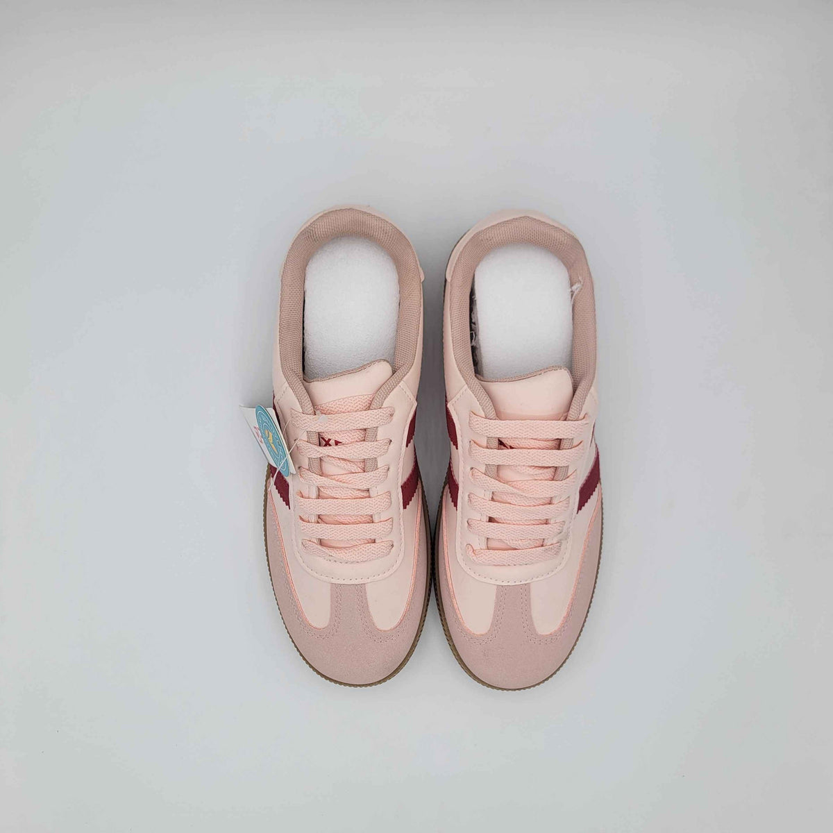 Deluxe Two-Stripe Low-Top Runners