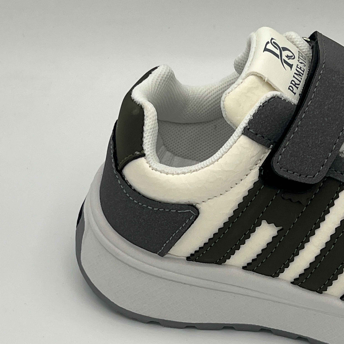 Three-Stripe Sneakers - Prime Step