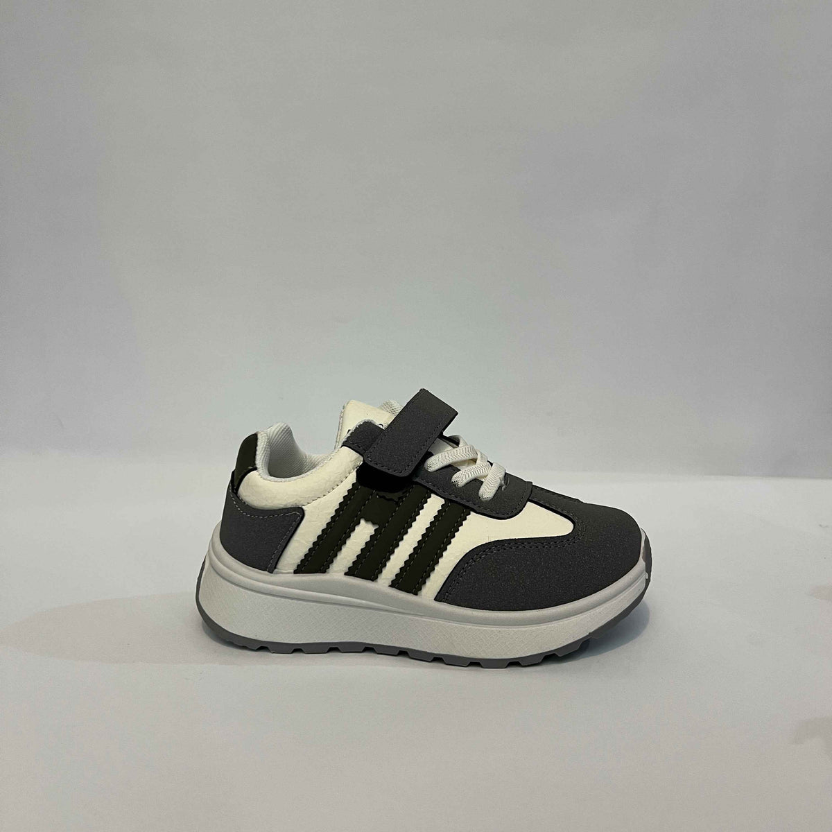 Three-Stripe Sneakers - Prime Step